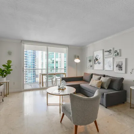 The Club At Brickell Bay By Palermo Home Miami